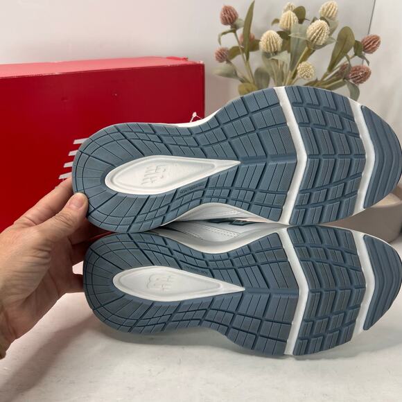 New Balance WX608V5 Faux Leather Sneakers White/Blue Women 8 Wide Tried On - Picture 8 of 10